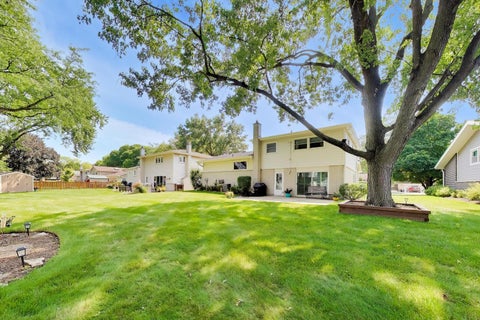 Tiny photo for 2314 E Lillian Lane, Arlington Heights, IL 60004 (MLS # 12749417)