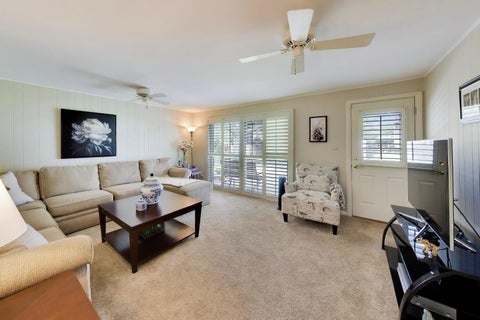 Tiny photo for 2314 E Lillian Lane, Arlington Heights, IL 60004 (MLS # 12749417)