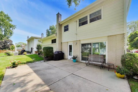 Tiny photo for 2314 E Lillian Lane, Arlington Heights, IL 60004 (MLS # 12749417)