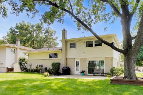 Tiny photo for 2314 E Lillian Lane, Arlington Heights, IL 60004 (MLS # 12749417)
