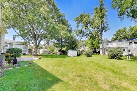 Tiny photo for 2314 E Lillian Lane, Arlington Heights, IL 60004 (MLS # 12749417)