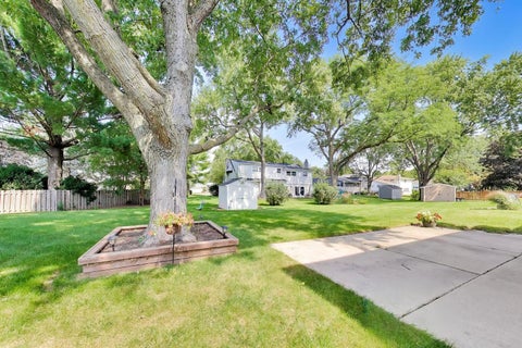 Tiny photo for 2314 E Lillian Lane, Arlington Heights, IL 60004 (MLS # 12749417)