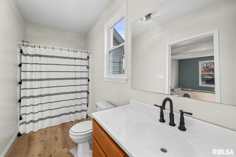 Tiny photo for 734 W 17TH Street, Davenport, IA 52804 (MLS # QC4269499)