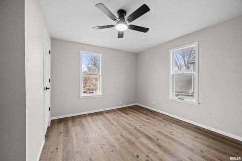 Tiny photo for 734 W 17TH Street, Davenport, IA 52804 (MLS # QC4269499)