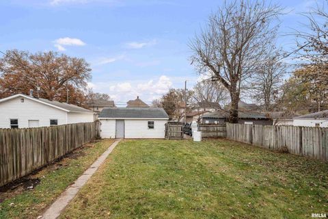 Tiny photo for 734 W 17TH Street, Davenport, IA 52804 (MLS # QC4269499)