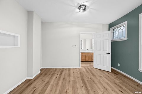 Tiny photo for 734 W 17TH Street, Davenport, IA 52804 (MLS # QC4269499)