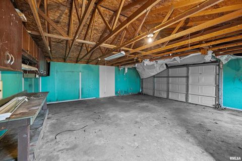 Tiny photo for 734 W 17TH Street, Davenport, IA 52804 (MLS # QC4269499)