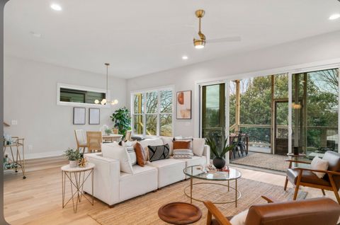 Tiny photo for 535 N Lockard Lane, Highwood, IL 60040 (MLS # 12437787)