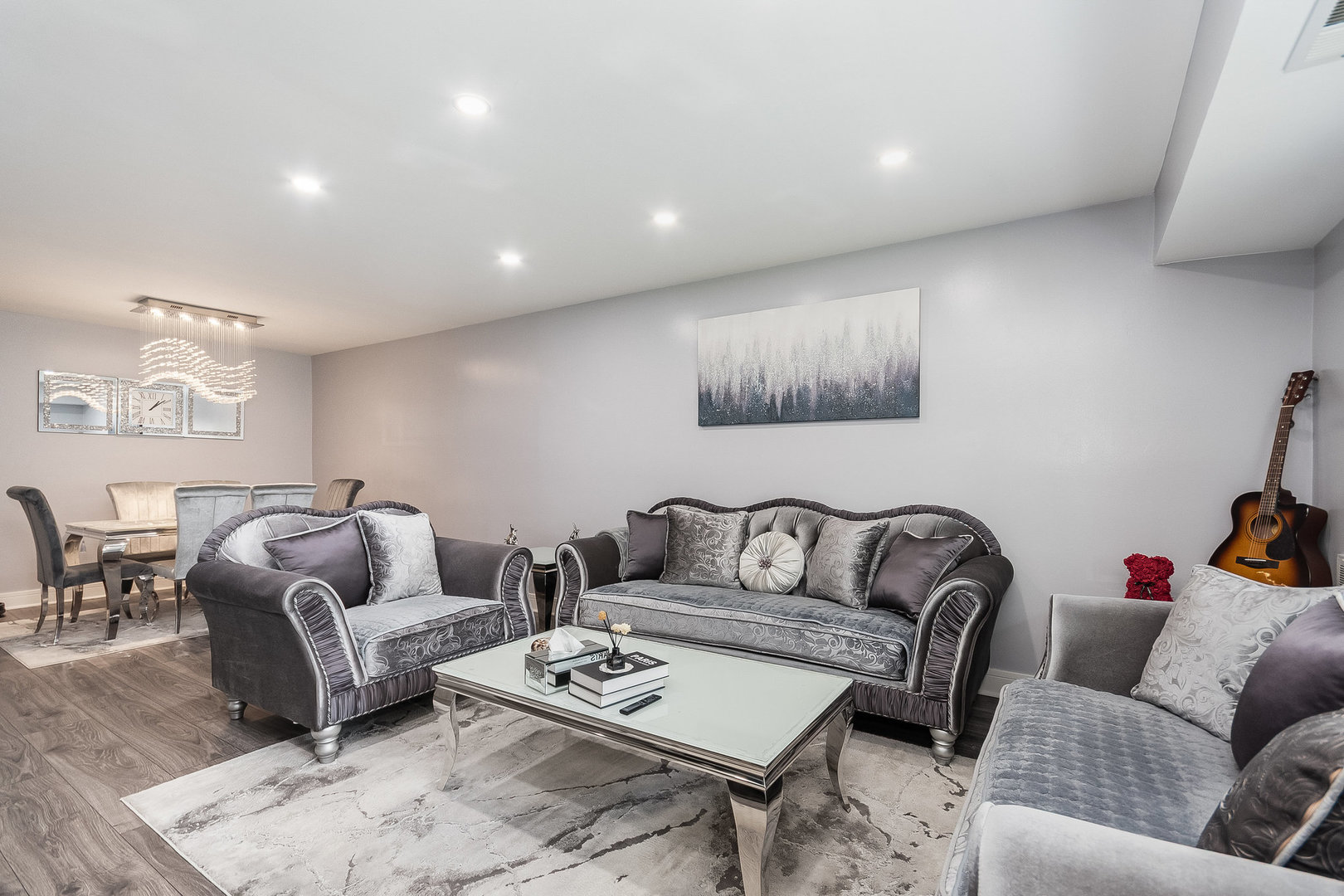 502 W Huntington Commons Road 136