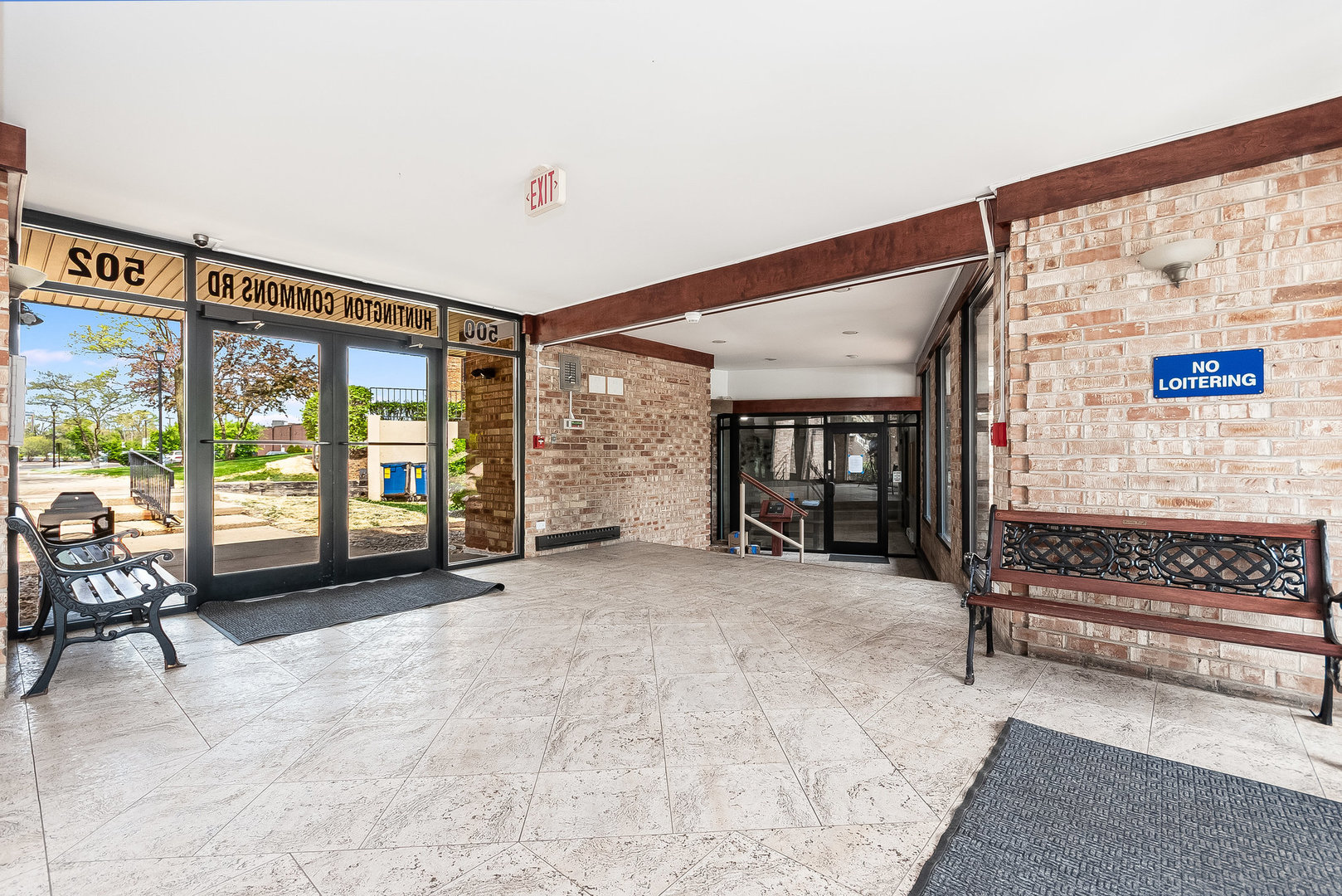 502 W Huntington Commons Road 136