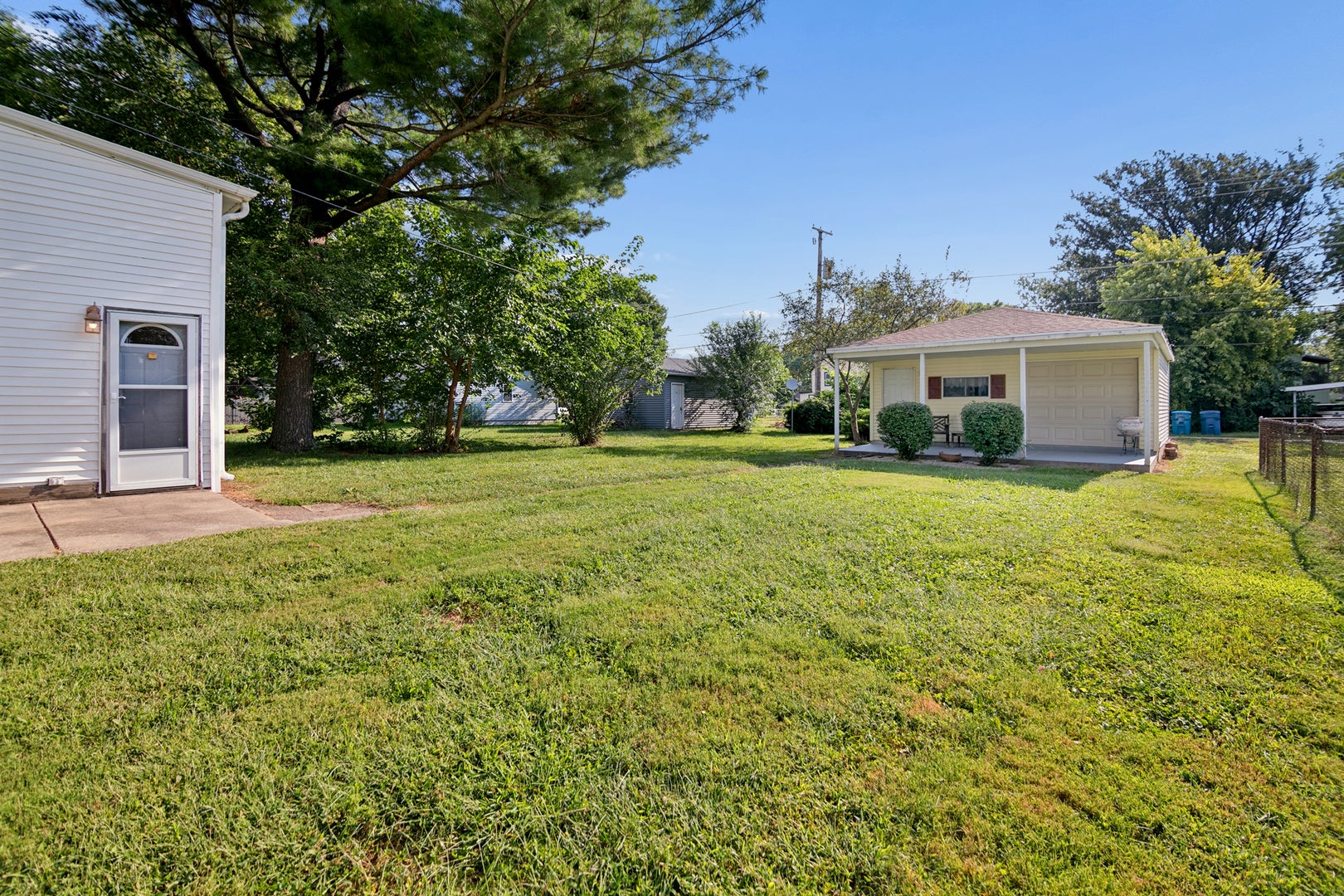360 S Grand Avenue