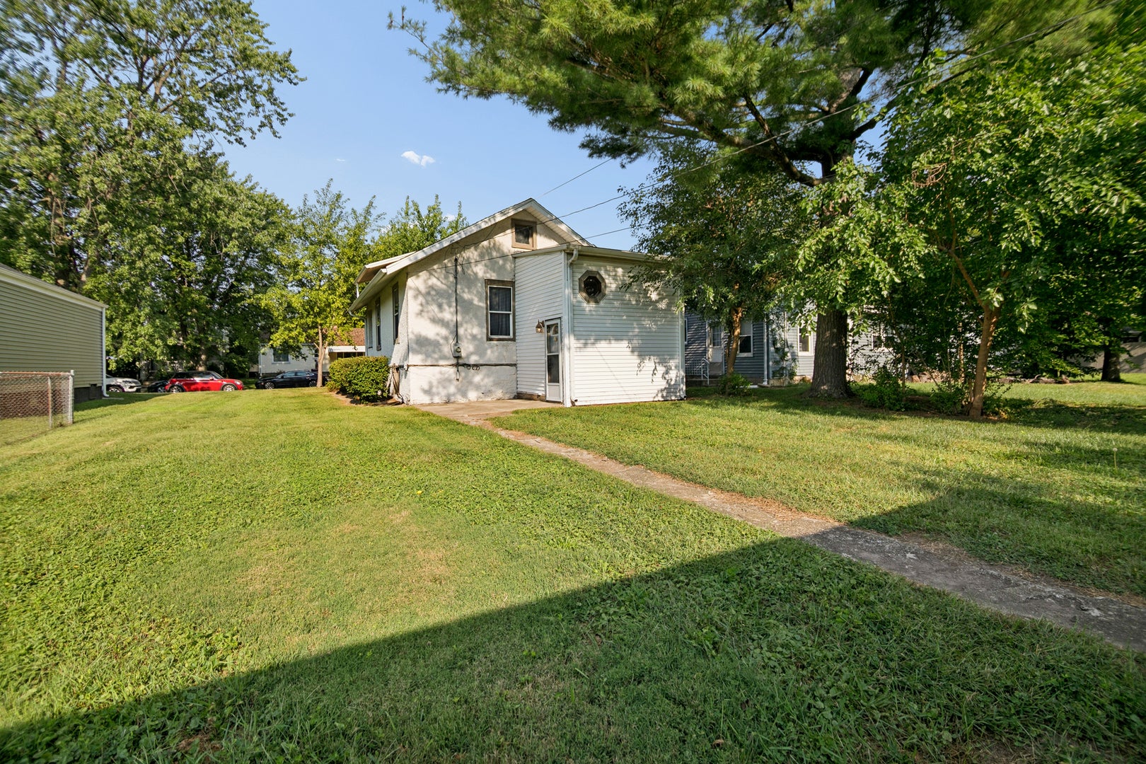 360 S Grand Avenue