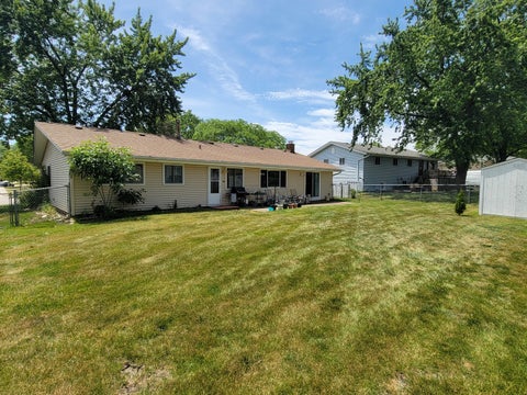 Tiny photo for 132 W Hartford Drive, Schaumburg, IL 60193 (MLS # 12670520)