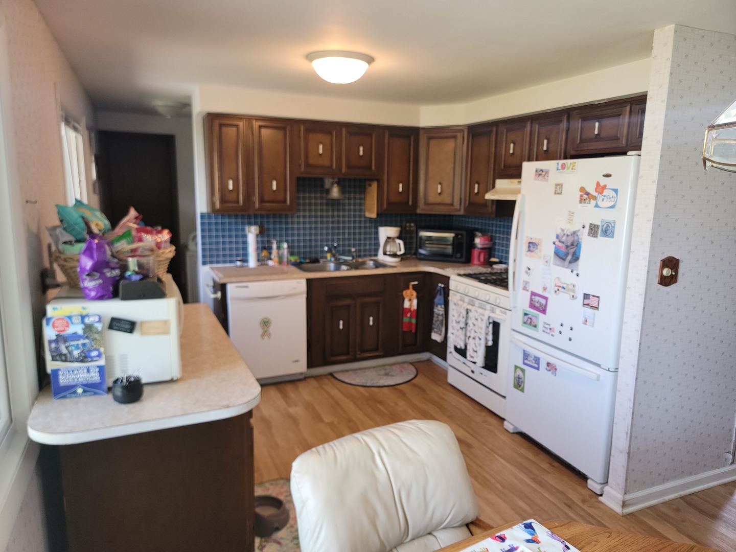 132 W Hartford Drive