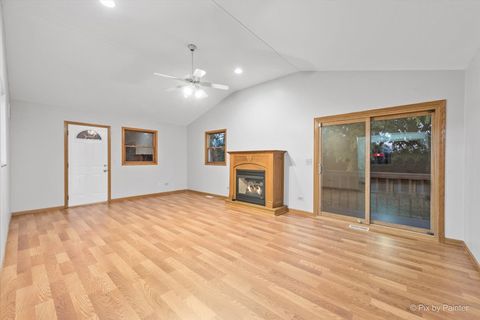 Tiny photo for 1842 Country Knoll Lane, Elgin, IL 60123 (MLS # 12498049)