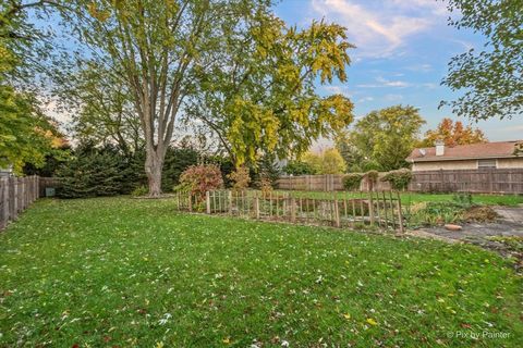Tiny photo for 1842 Country Knoll Lane, Elgin, IL 60123 (MLS # 12498049)