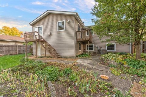 Tiny photo for 1842 Country Knoll Lane, Elgin, IL 60123 (MLS # 12498049)
