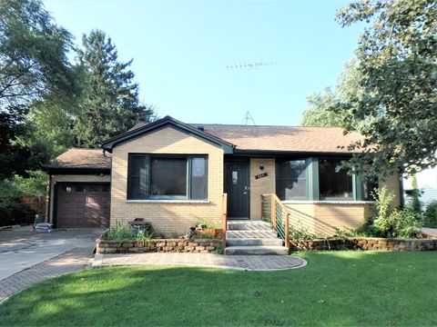 Photo of 664 SUMMIT Street, Elgin, IL 60120 (MLS # 12508991)