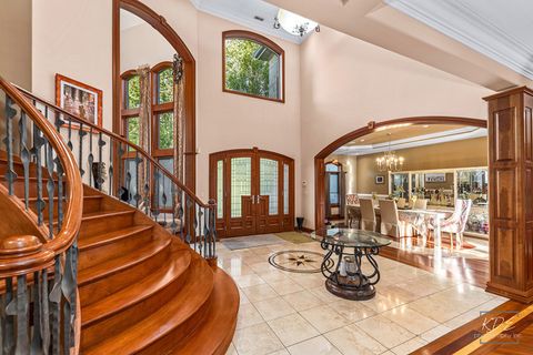 Tiny photo for 904 S Edgewood Lane, Mount Prospect, IL 60056 (MLS # 12588970)