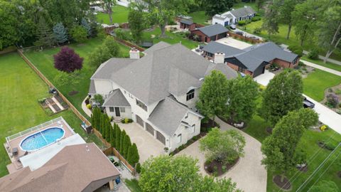 Tiny photo for 904 S Edgewood Lane, Mount Prospect, IL 60056 (MLS # 12588970)