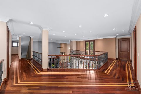 Tiny photo for 904 S Edgewood Lane, Mount Prospect, IL 60056 (MLS # 12588970)