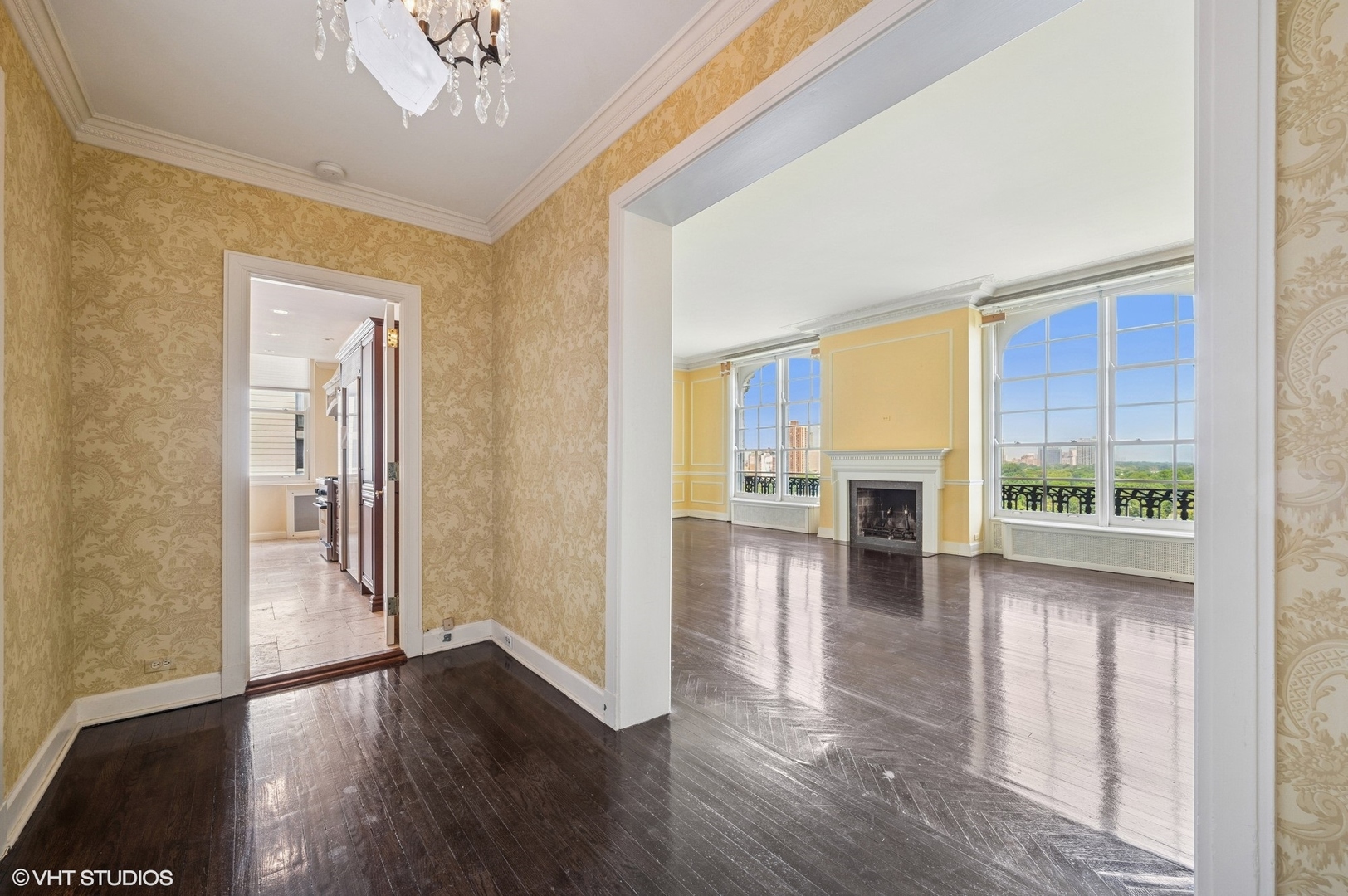 1550 N State Parkway 801