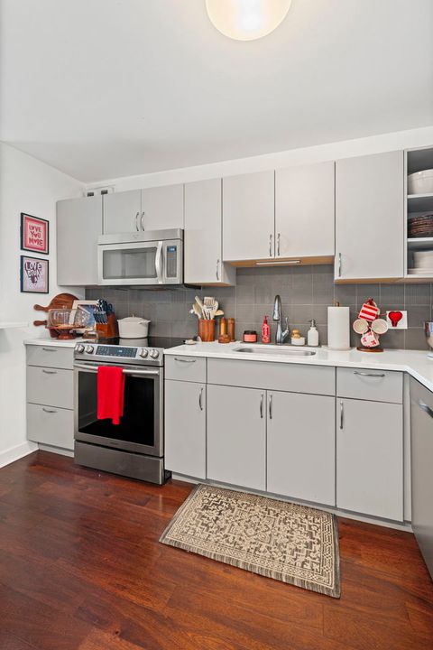 Tiny photo for 1660 N La Salle Drive #609, Chicago, IL 60614 (MLS # 12555153)