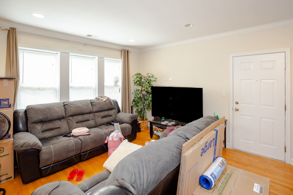 6301 N FRANCISCO Avenue 3