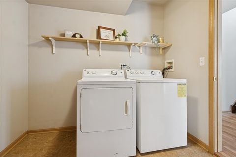 Tiny photo for 859 Symphony Drive, Aurora, IL 60504 (MLS # 12518243)