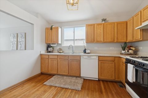 Tiny photo for 859 Symphony Drive, Aurora, IL 60504 (MLS # 12518243)