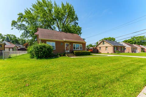 Tiny photo for 7805 Suburban Lane, Bridgeview, IL 60455 (MLS # 12694607)