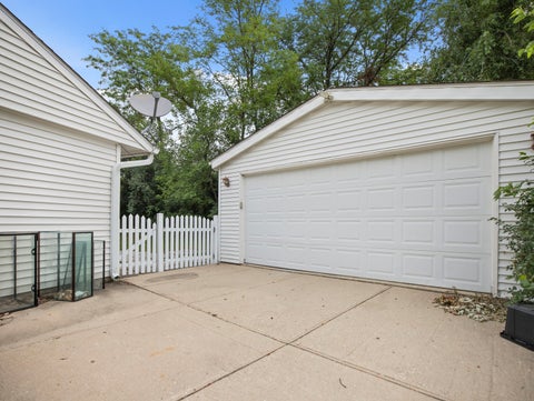 Tiny photo for 1603 Roder Court, Streamwood, IL 60107 (MLS # 12709833)