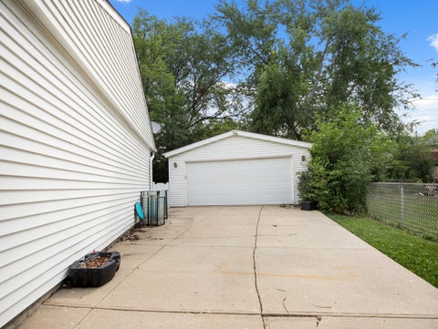 Tiny photo for 1603 Roder Court, Streamwood, IL 60107 (MLS # 12709833)