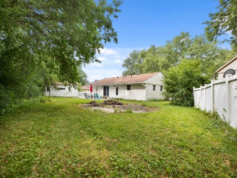 Tiny photo for 1603 Roder Court, Streamwood, IL 60107 (MLS # 12709833)