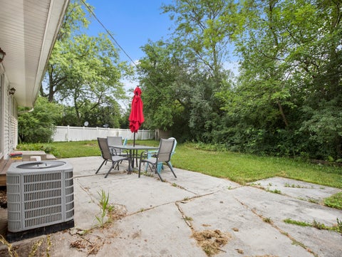 Tiny photo for 1603 Roder Court, Streamwood, IL 60107 (MLS # 12709833)