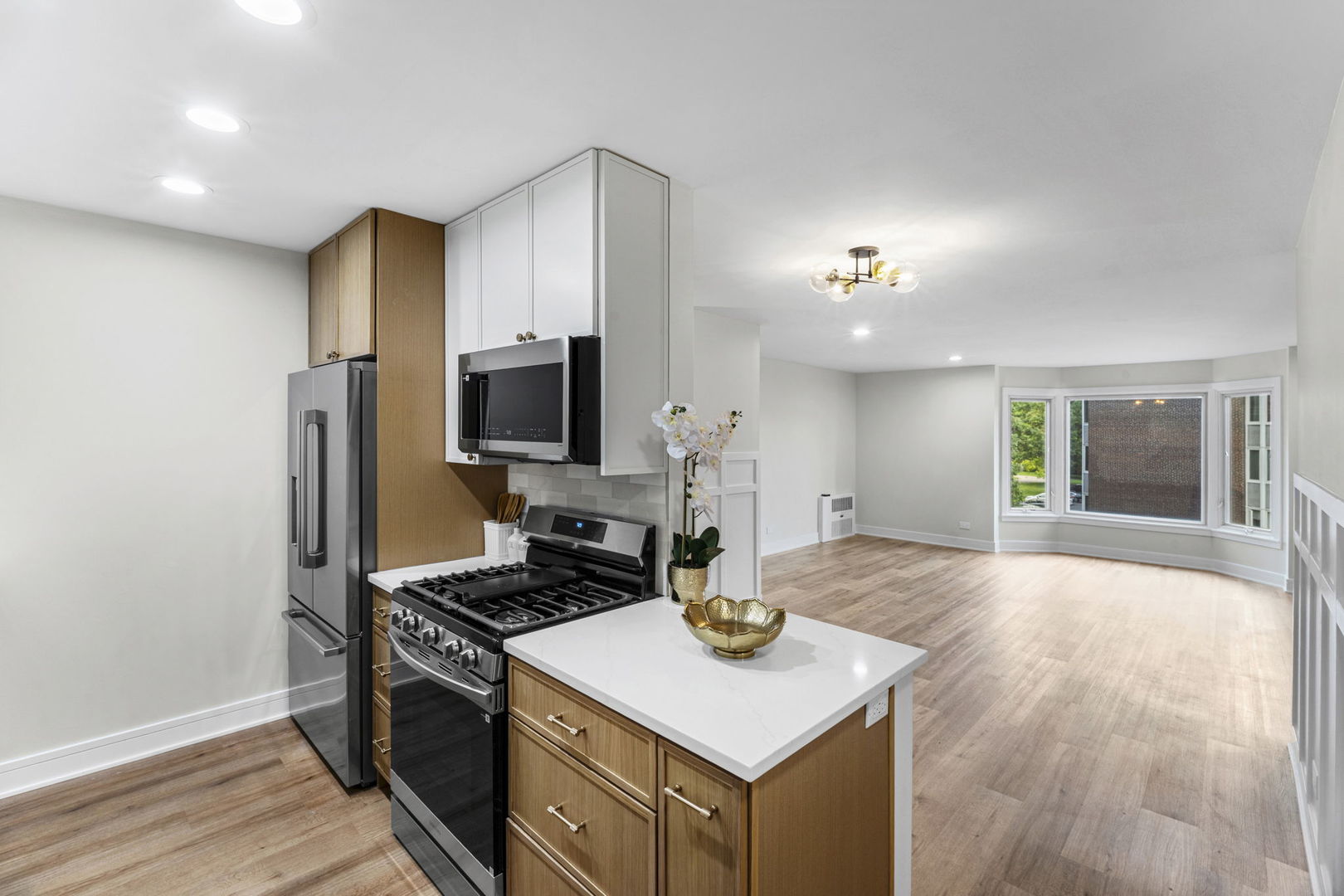 2400 Archbury Drive 2E