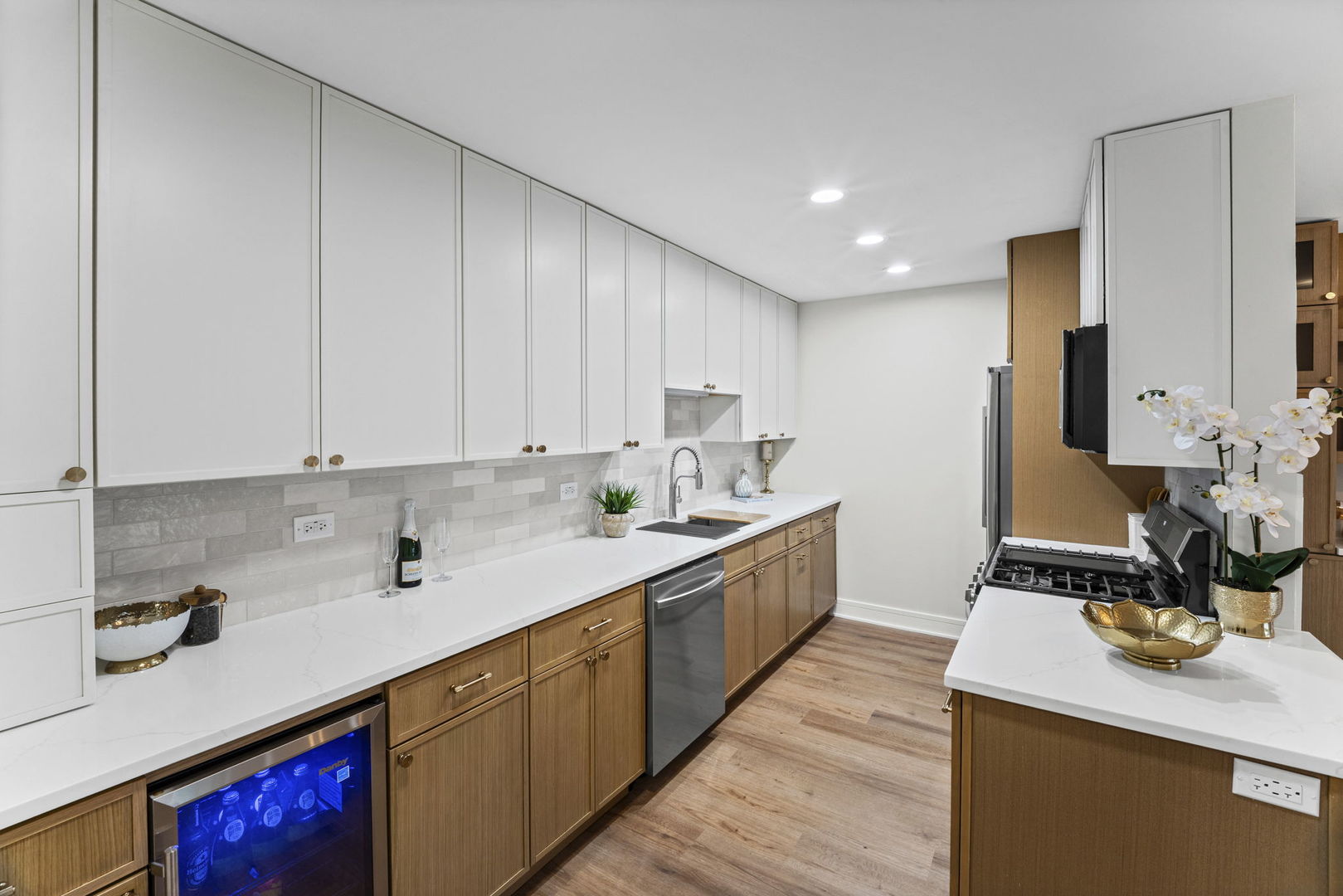 2400 Archbury Drive 2E