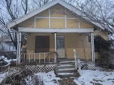 Photo of 612 S jackson Street, Decatur, IL 62521 (MLS # 12646895)