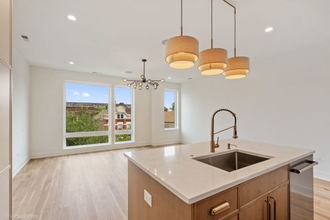 Tiny photo for 1635 W 21st Place #2, Chicago, IL 60608 (MLS # 12509431)