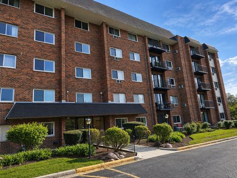 Photo of 4721 Saint Joseph Creek Road #5F, Lisle, IL 60532 (MLS # 12624744)