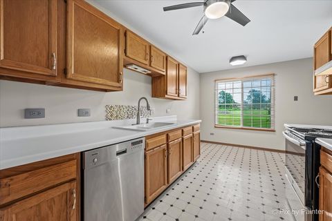 Tiny photo for 917 Golf Course Road #2, Crystal Lake, IL 60014 (MLS # 12678577)