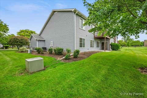Tiny photo for 917 Golf Course Road #2, Crystal Lake, IL 60014 (MLS # 12678577)