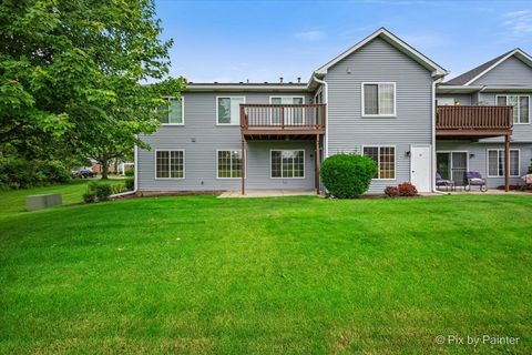 Tiny photo for 917 Golf Course Road #2, Crystal Lake, IL 60014 (MLS # 12678577)