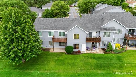 Tiny photo for 917 Golf Course Road #2, Crystal Lake, IL 60014 (MLS # 12678577)