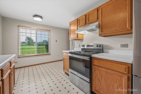 Tiny photo for 917 Golf Course Road #2, Crystal Lake, IL 60014 (MLS # 12678577)