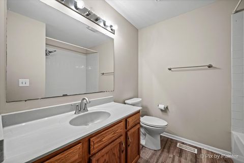 Tiny photo for 917 Golf Course Road #2, Crystal Lake, IL 60014 (MLS # 12678577)