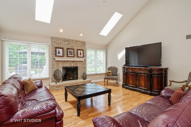 20 LOCHBROOK Lane