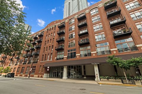 Photo of 360 W Illinois Street #424, Chicago, IL 60654 (MLS # 12486358)