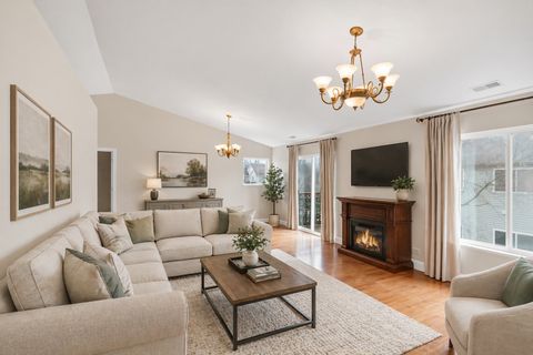 Tiny photo for 3355 Blue Ridge Drive, Carpentersville, IL 60110 (MLS # 12627644)