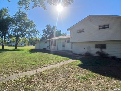 Tiny photo for 420 S 27TH Street, Herrin, IL 62948 (MLS # QC4268389)